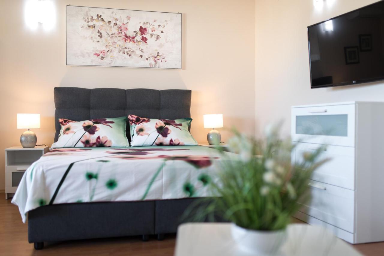 Apartmani Paradiso Кърк Екстериор снимка