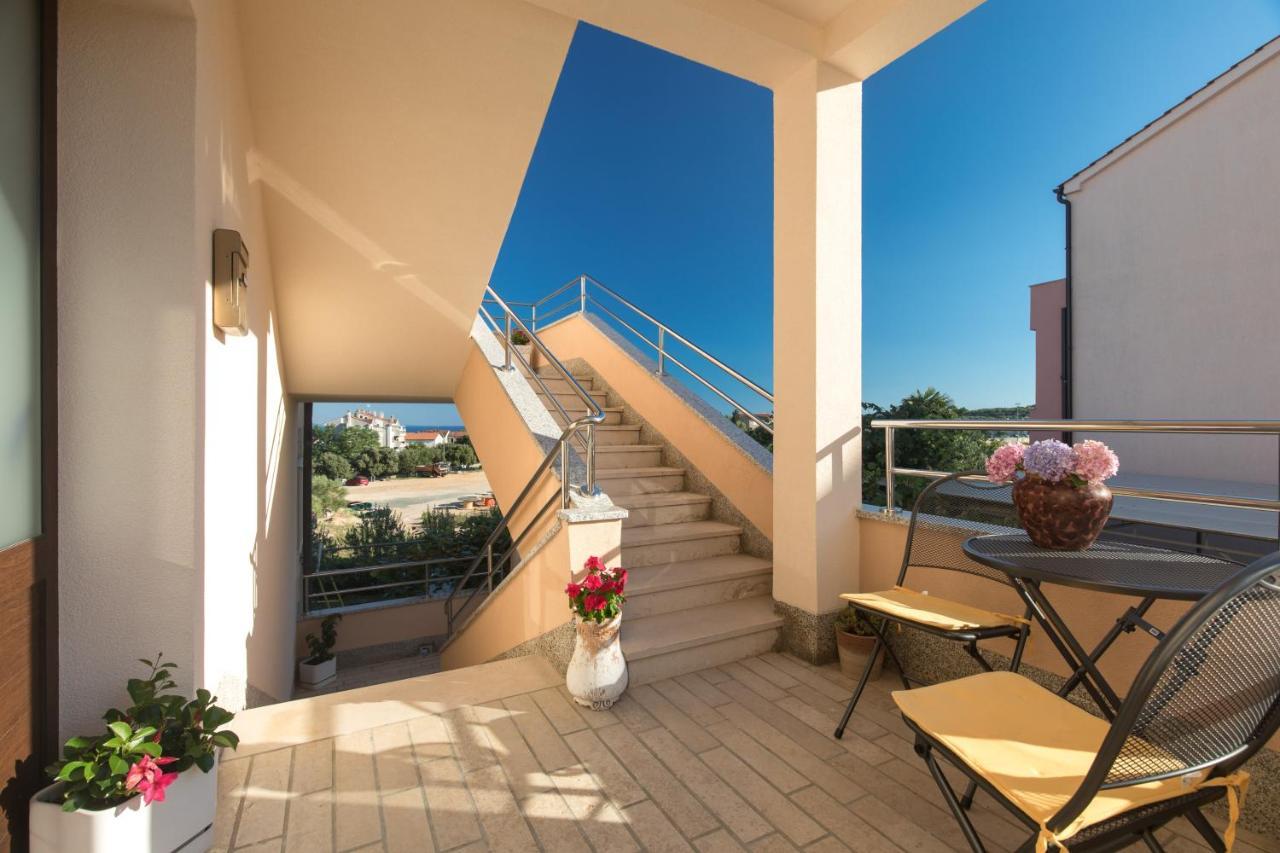 Apartmani Paradiso Кърк Екстериор снимка
