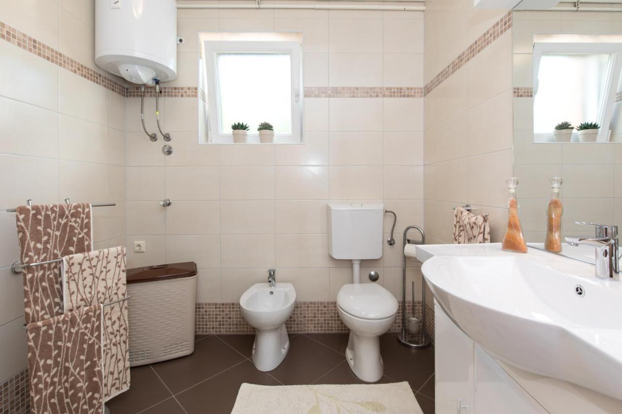 Apartmani Paradiso Кърк Екстериор снимка
