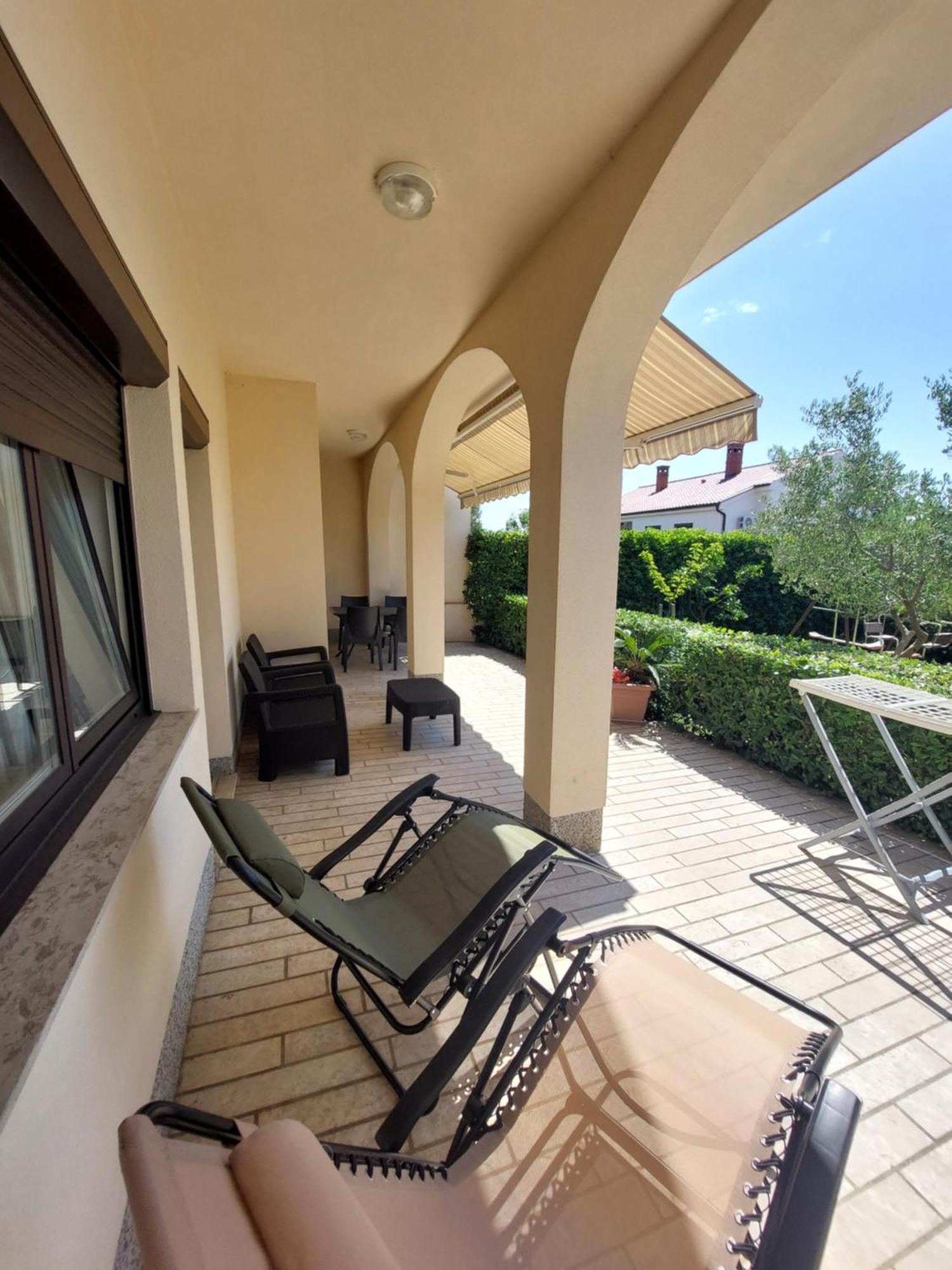 Apartmani Paradiso Кърк Екстериор снимка