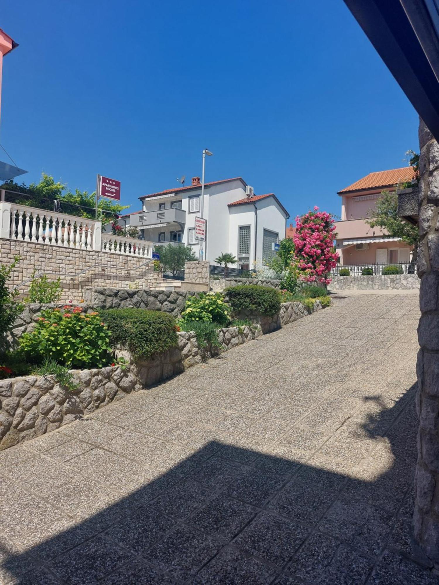 Apartmani Paradiso Кърк Екстериор снимка